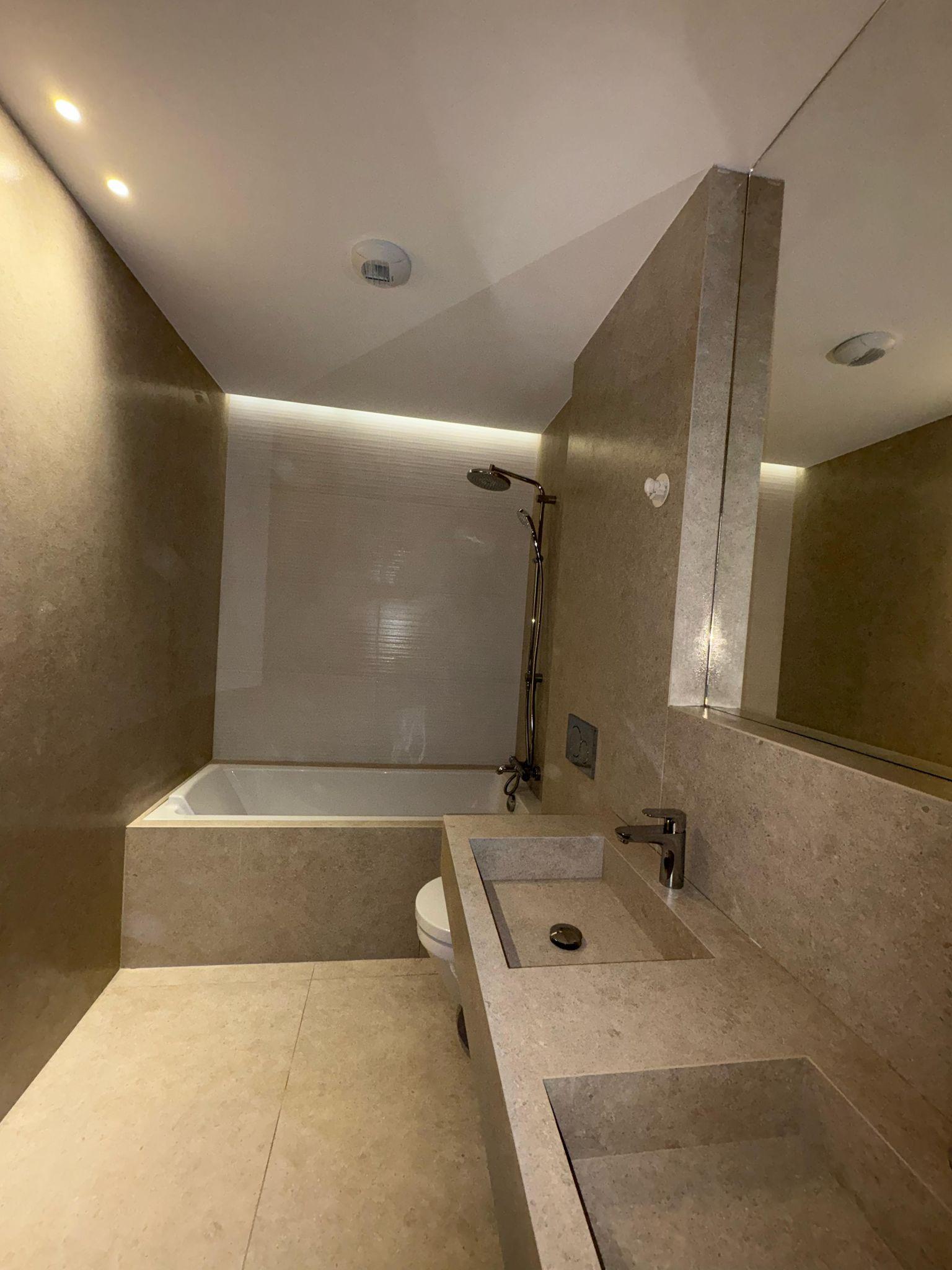 Salle de bain contemporaine - Villa Azure