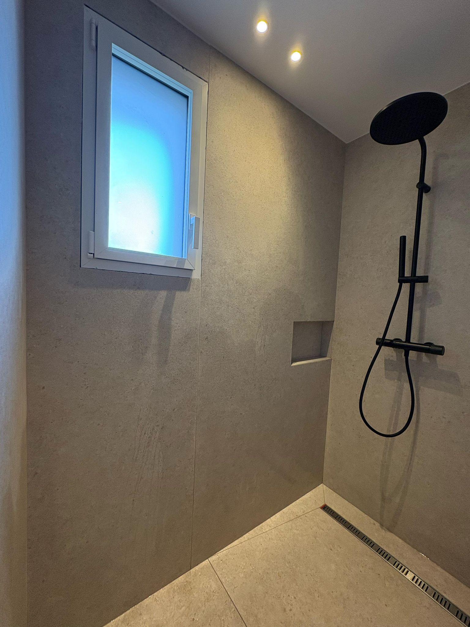 Salle de bain familiale - Villa des Pins