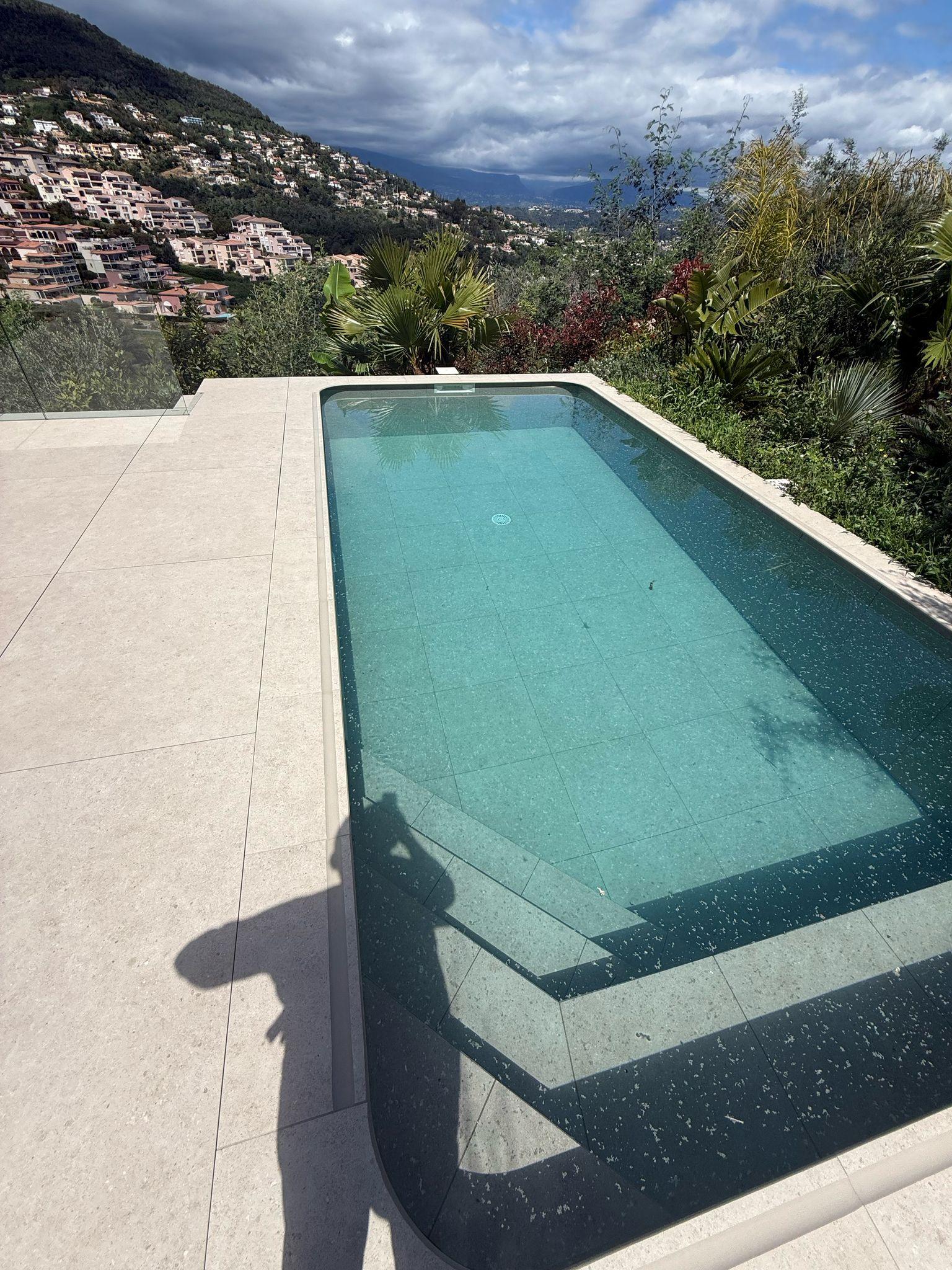 Piscine intérieure - Résidence Riviera